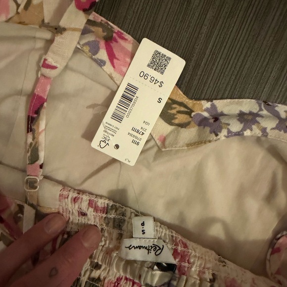 Reitmans x The Birds Papaya Floral Top - Picture 4 of 4